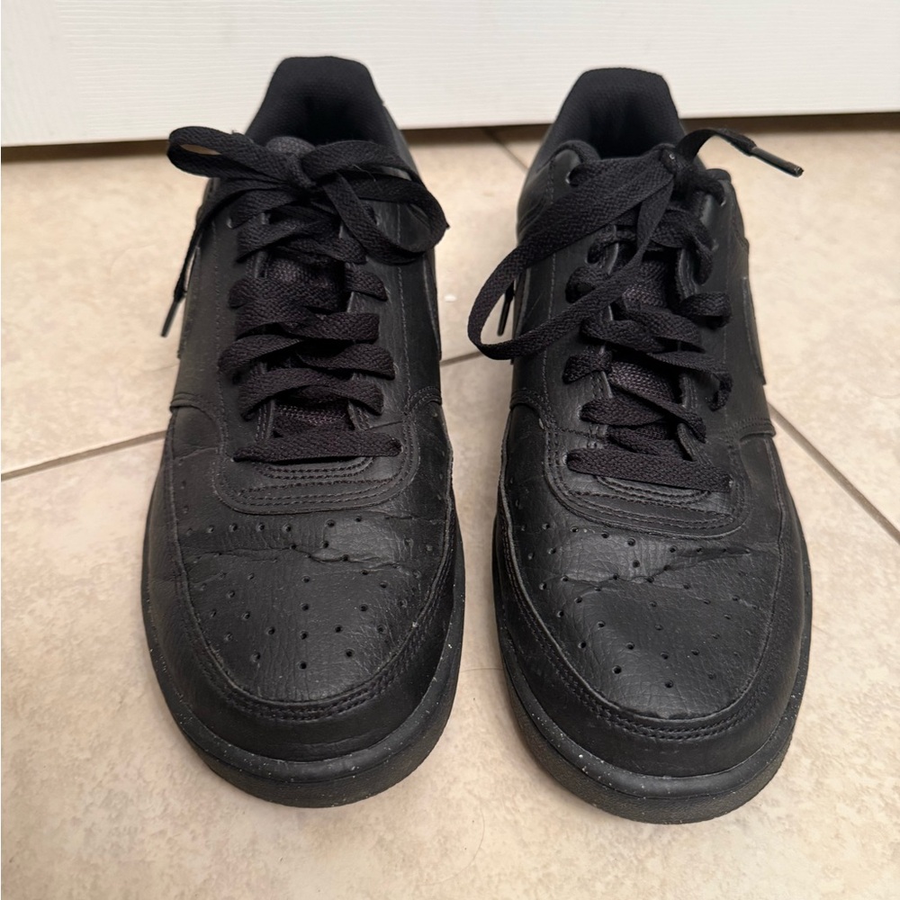 Nike Men's All-Black Sneakers - Picture 3 of 3